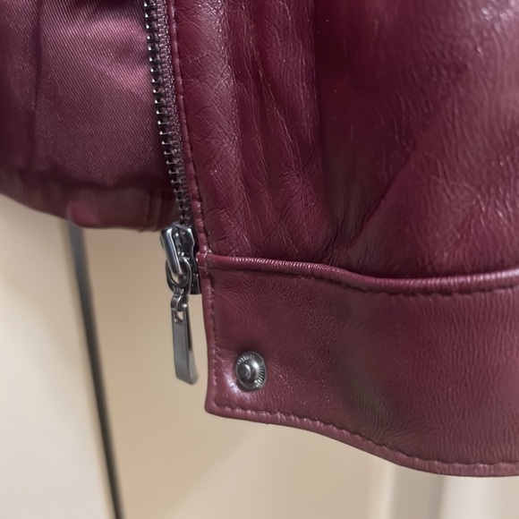 Burgundy Leather Jacket Size Large - Picture 9 of 10